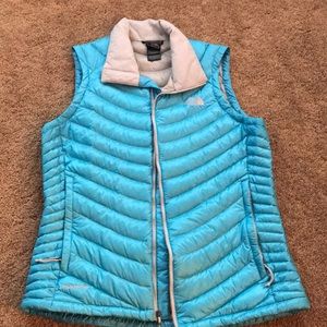 Women’s aqua north face vest